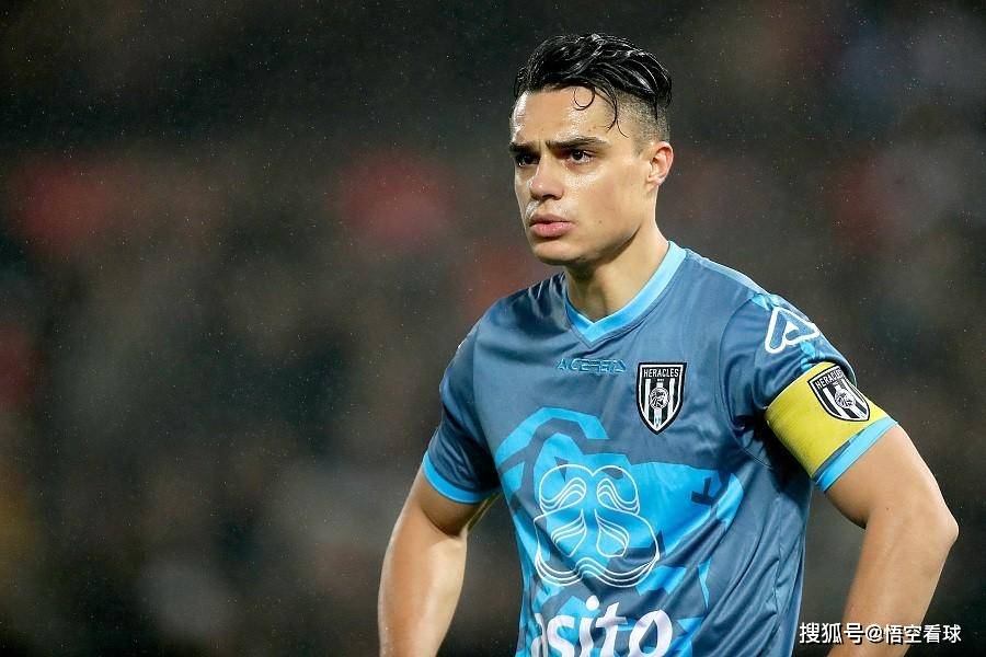 清晨体能课后，塞维利亚调整名单备战荷甲，底气十足，赛程密集仍需轮换